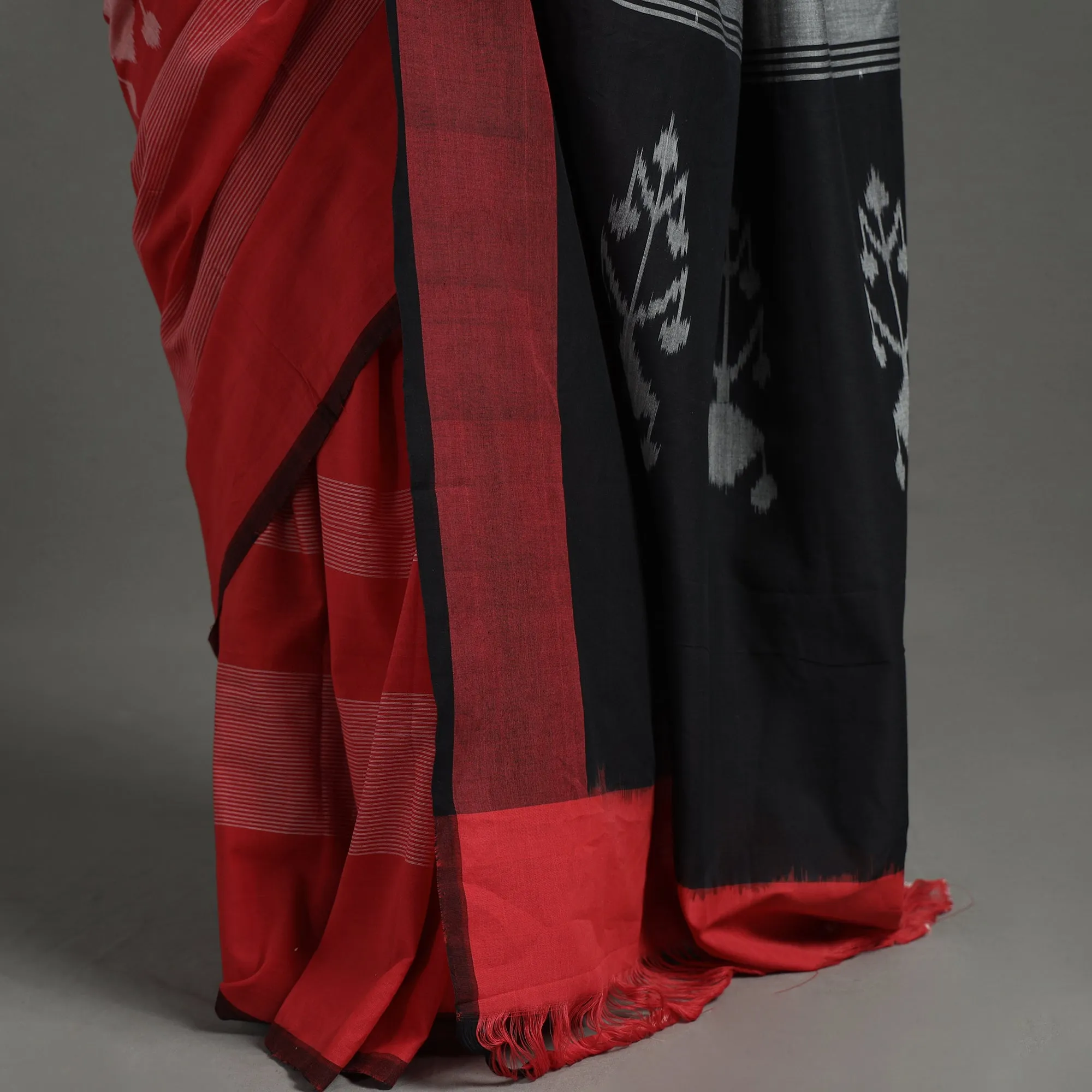 Red - Pochampally Ikat Weave Pure Handloom Cotton Saree 06