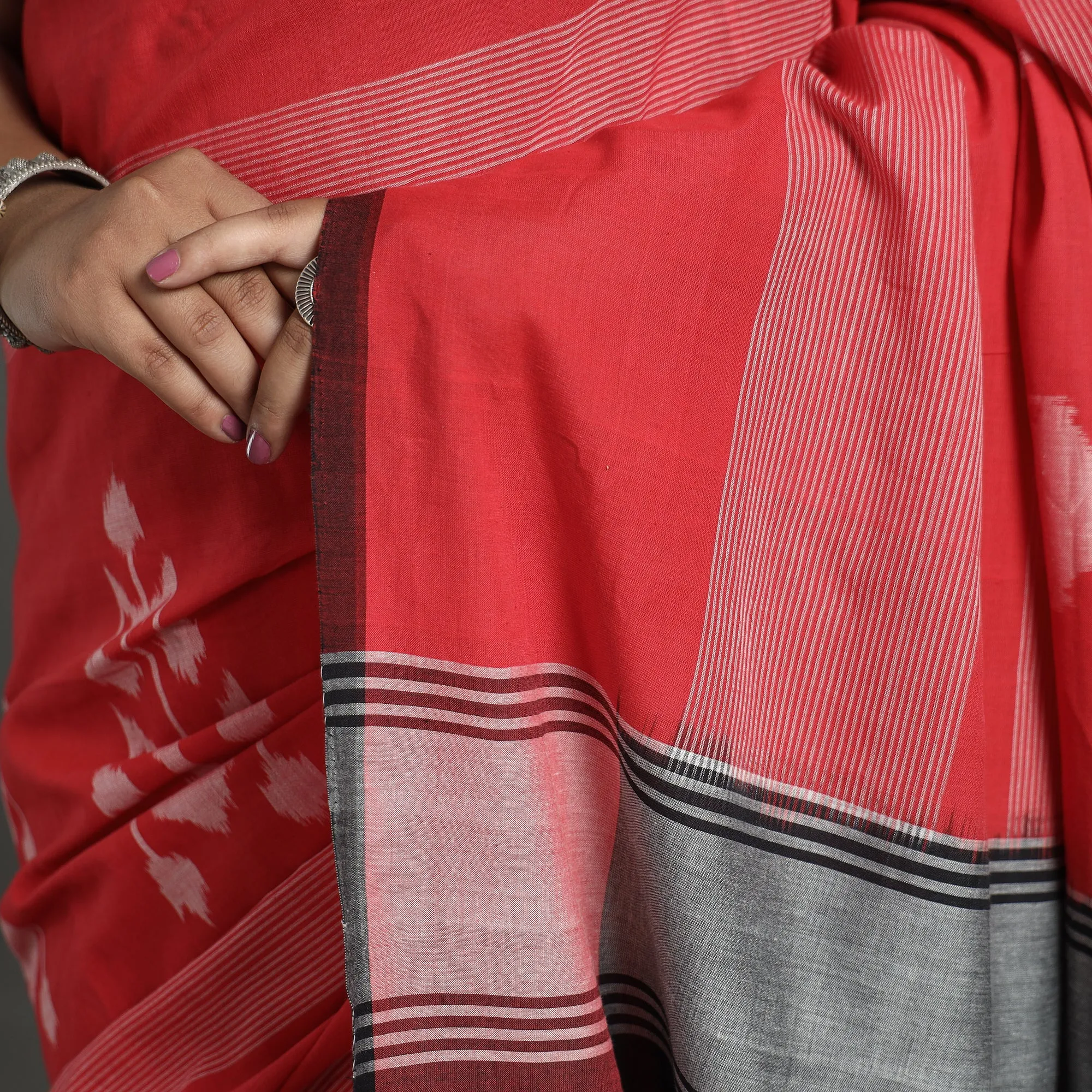 Red - Pochampally Ikat Weave Pure Handloom Cotton Saree 06